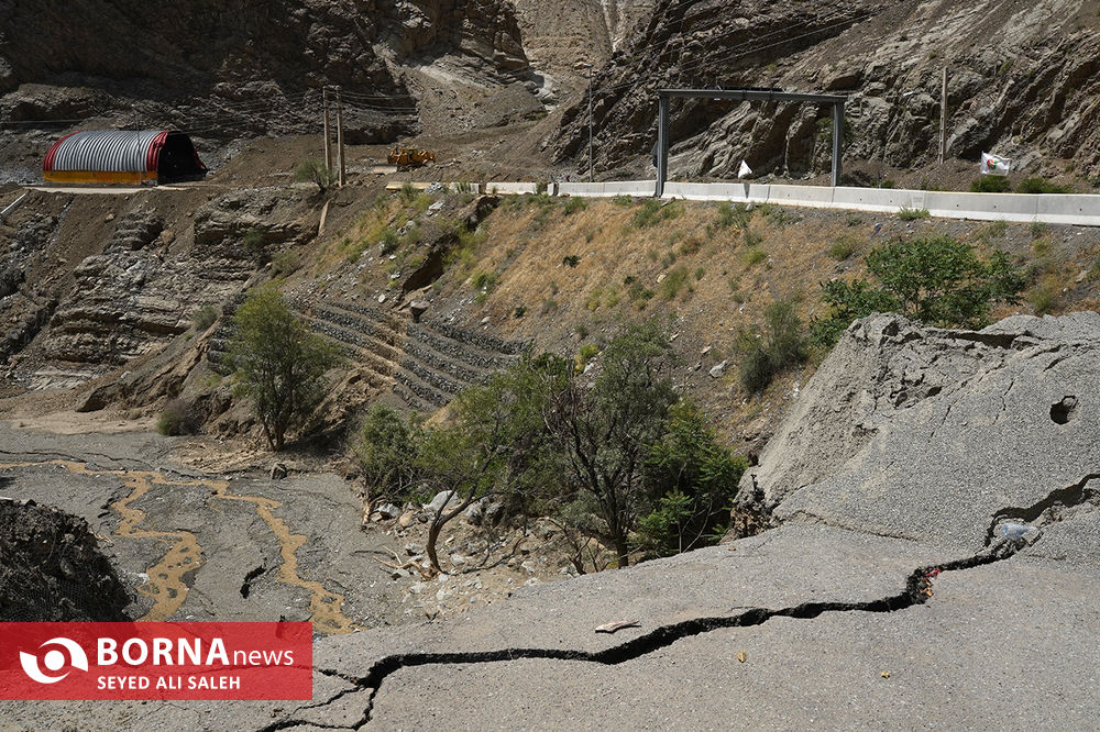 گل و لای جاده چالوس 